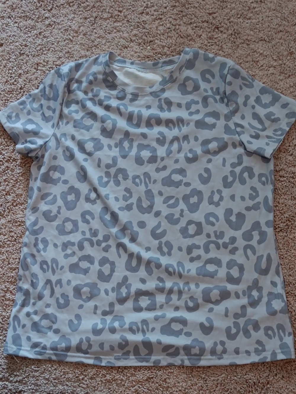 Gray Leopard Print Short Sleeve Tee